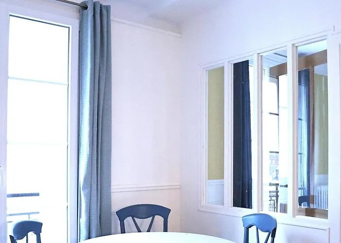 - Le Square Apartament Hawr